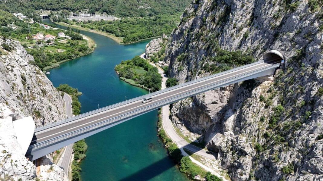 Apartment Mlija Omiš Exteriér fotografie