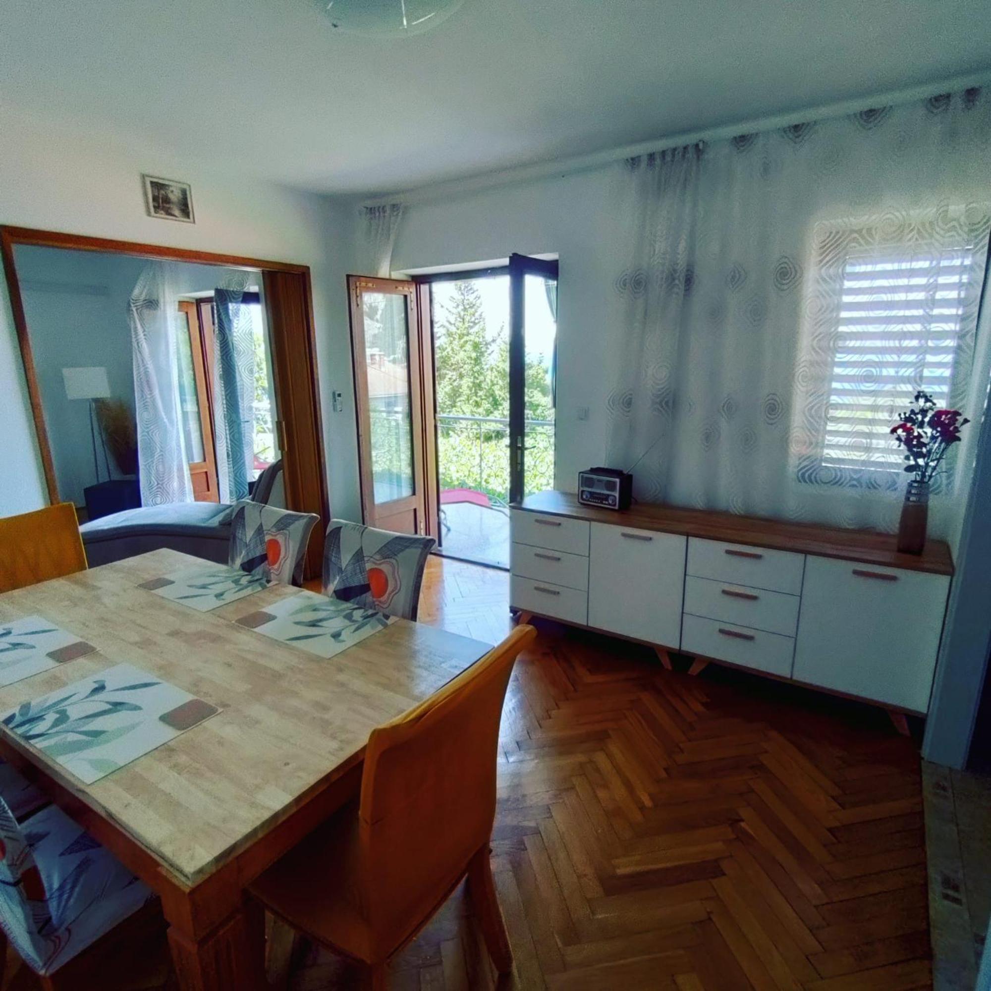 Apartment Mlija Omiš Exteriér fotografie